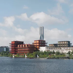 Waterfront Szálloda
